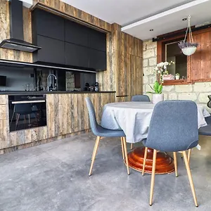 Apartman Hab, Eger